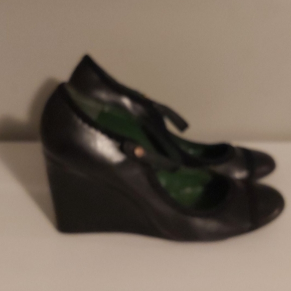 Shoes - Picture 2 of 2